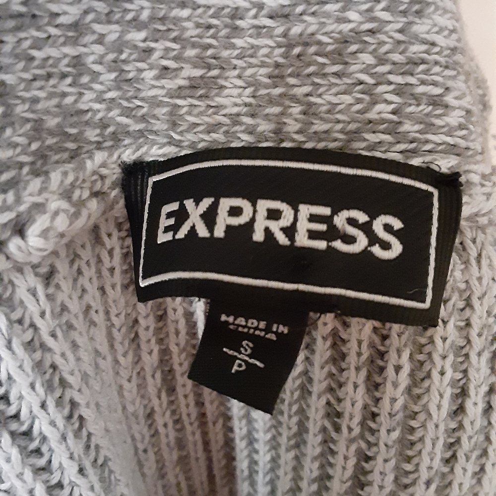 3 for $25 Express sweater - Picture 5 of 5